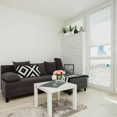 Shortstaypoland Chlodna Apartment